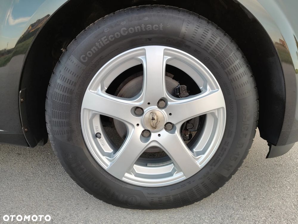 Chevrolet Aveo 1.2 LT - 26