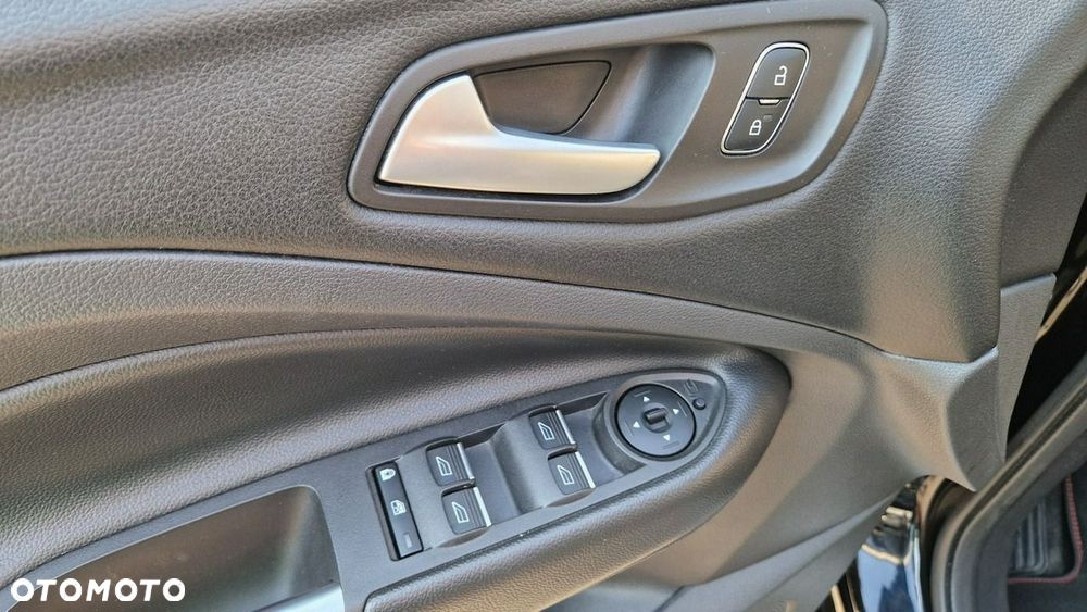Ford Kuga - 32