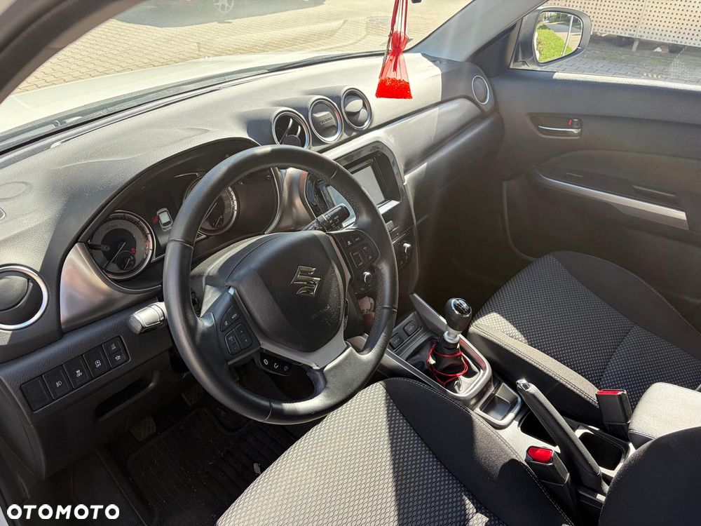 Suzuki Vitara 1.4 Boosterjet SHVS Premium 2WD - 17