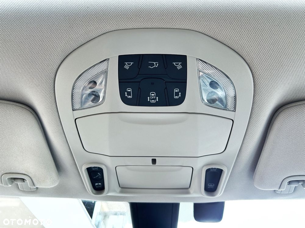 Chrysler Pacifica - 27