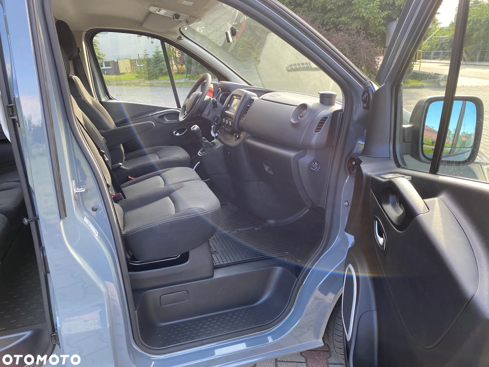 Renault Trafic 2.0 Doka 6 Osobowa Samochód Ciężarowy N1 Rejestracja 11.2021r - 9