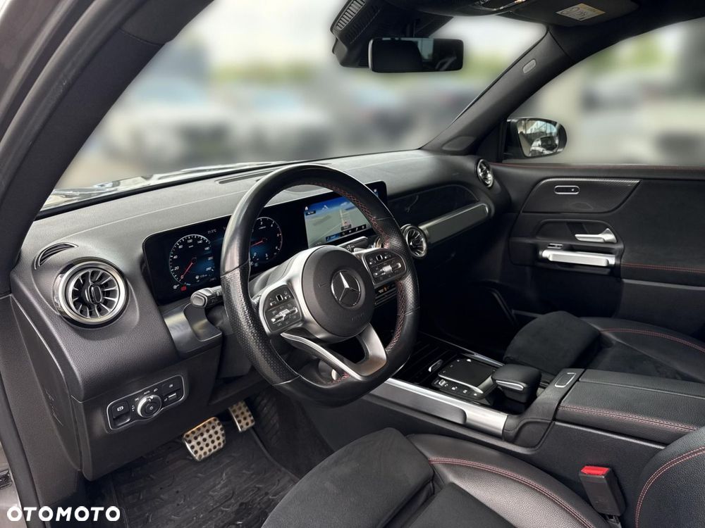 Mercedes-Benz GLB - 11