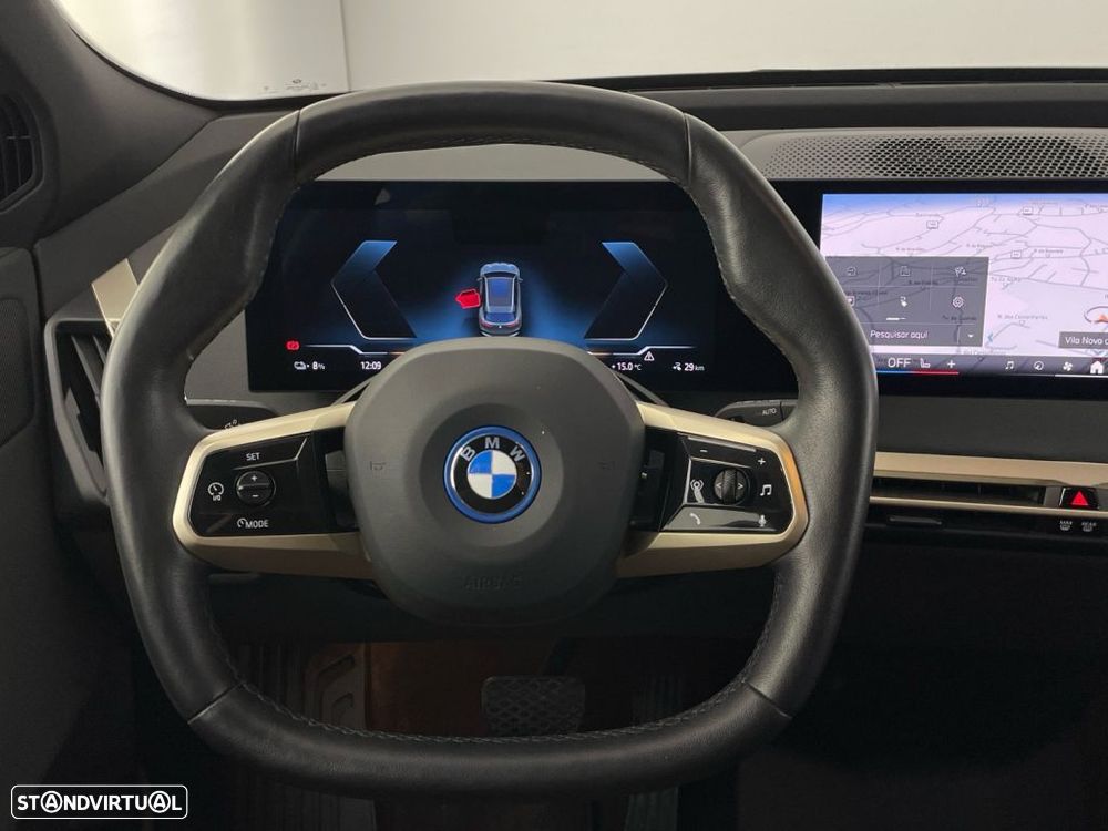 BMW iX xDrive 40 Pack Desportivo - 14