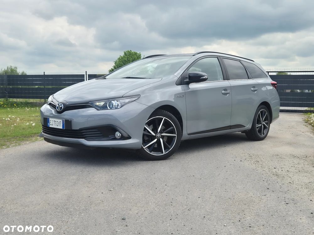 Toyota Auris Hybrid 135 Selection - 6