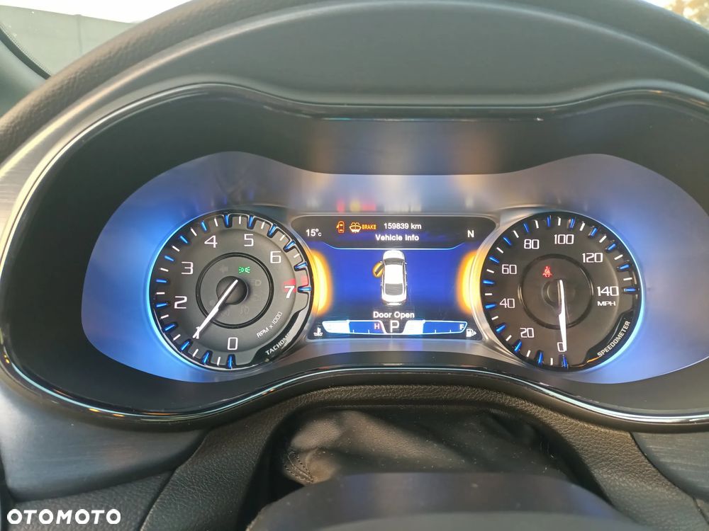 Chrysler 200 - 18