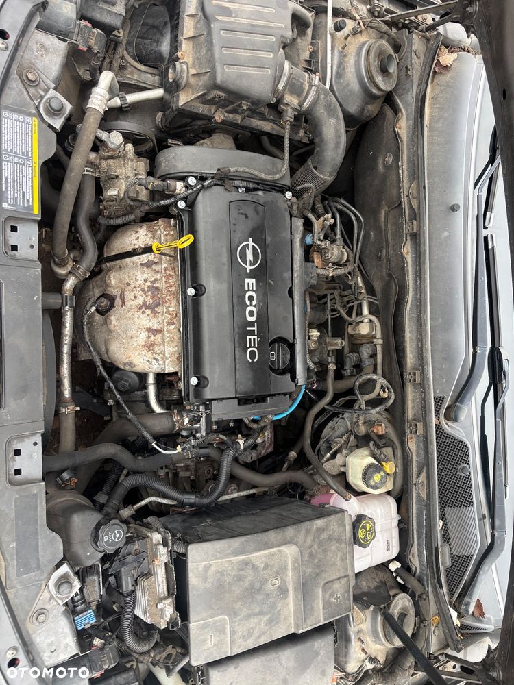 Opel Insignia 1.6 - 9