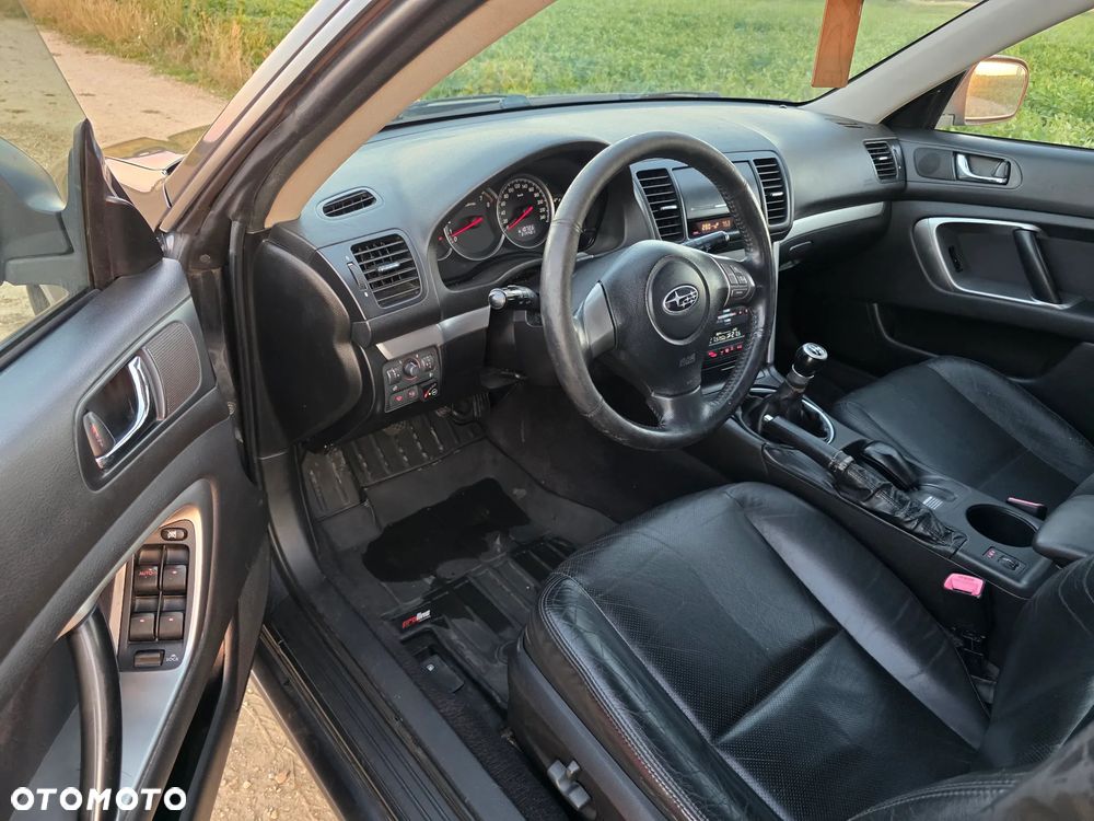 Subaru Legacy - 12