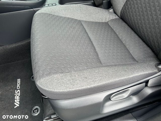 Toyota Yaris Cross 130 1.5 VVT-i Team Deutschland - 35