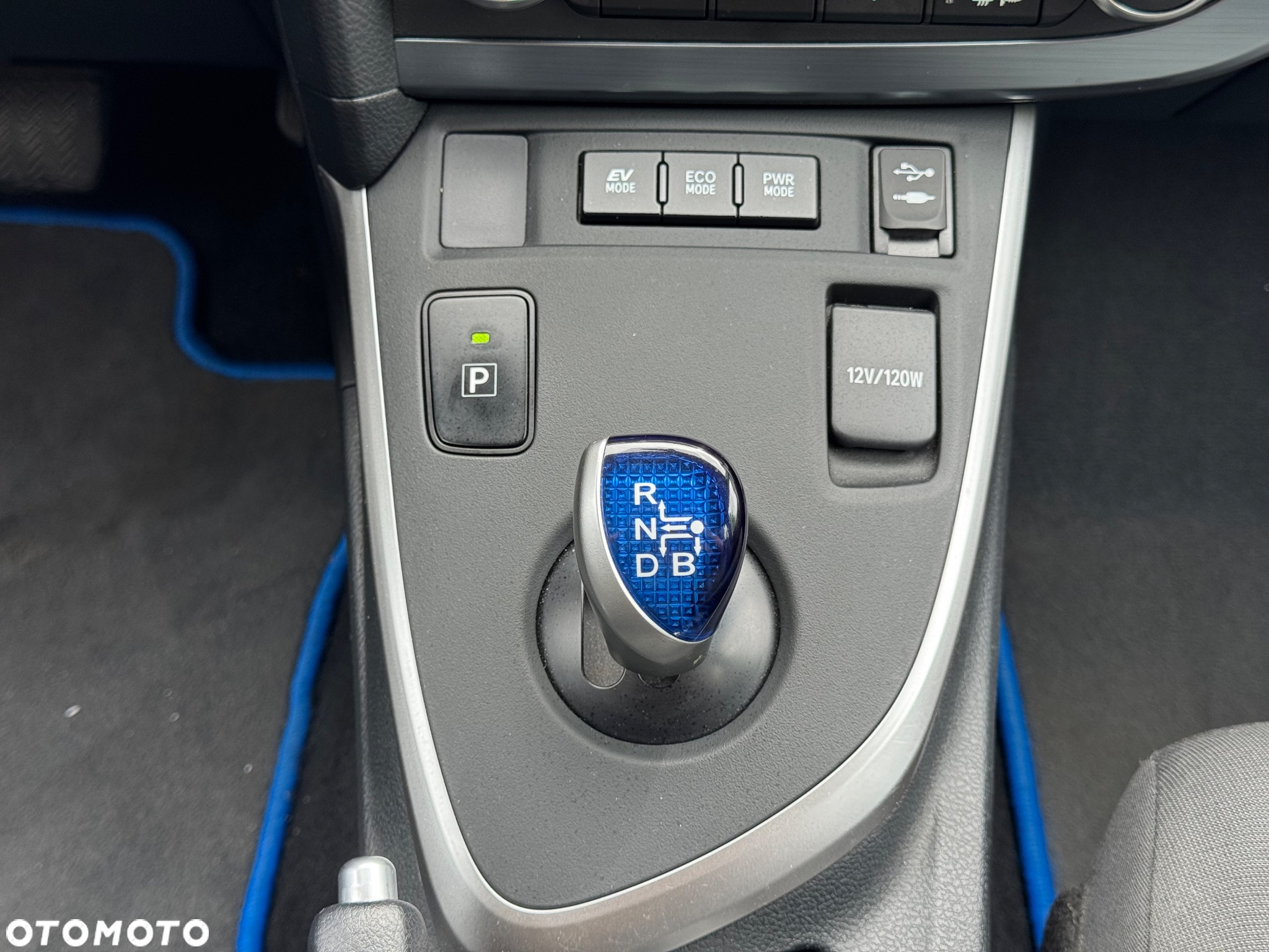 Toyota Auris Hybrid 135 Prestige - 19