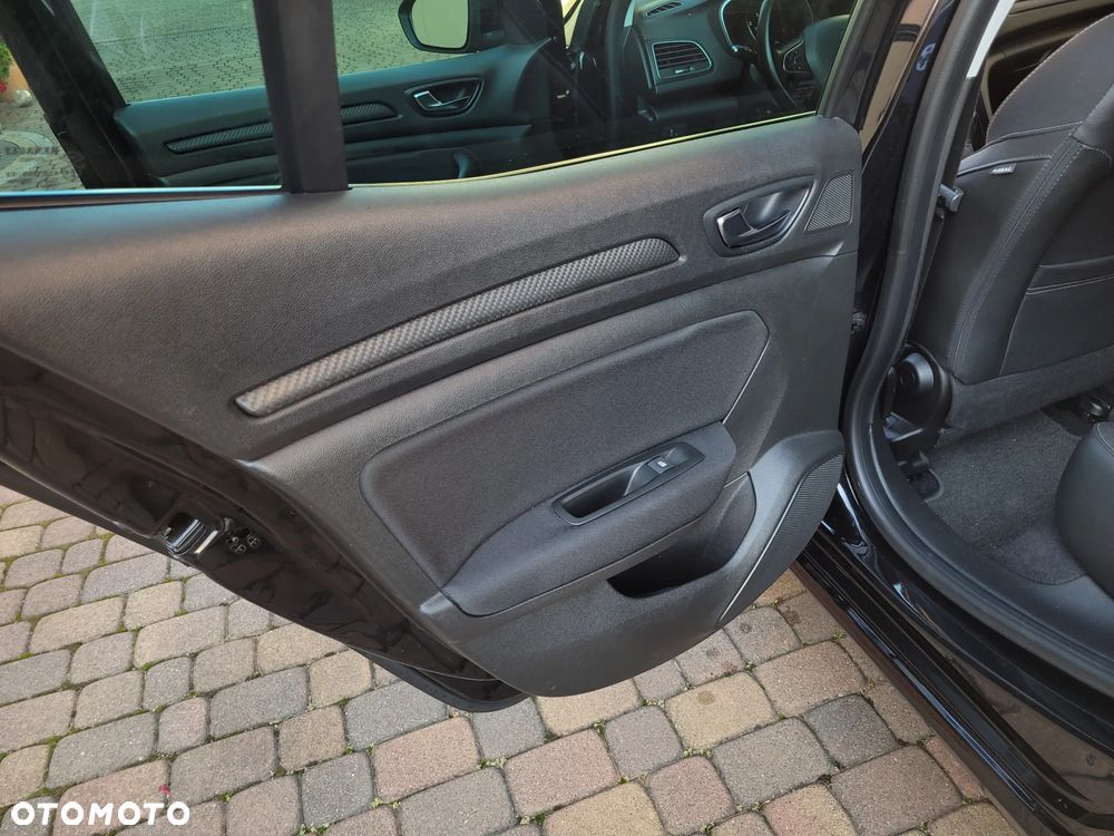Renault Megane ENERGY TCe 140 EDC LIMITED - 26