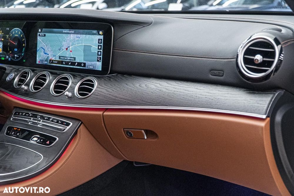 Mercedes-Benz E 300 9G-TRONIC AMG Line - 37