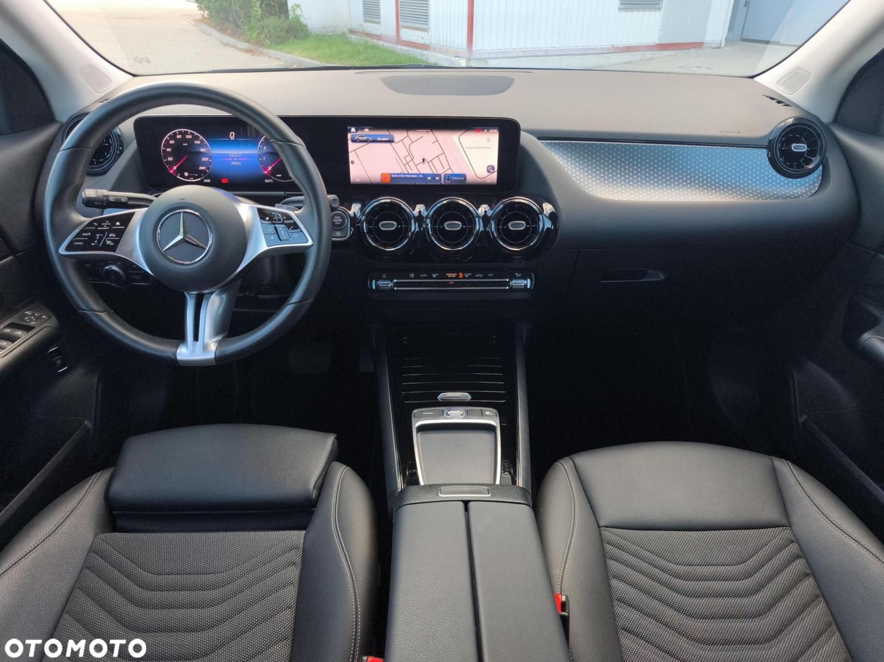 Mercedes-Benz GLA - 13