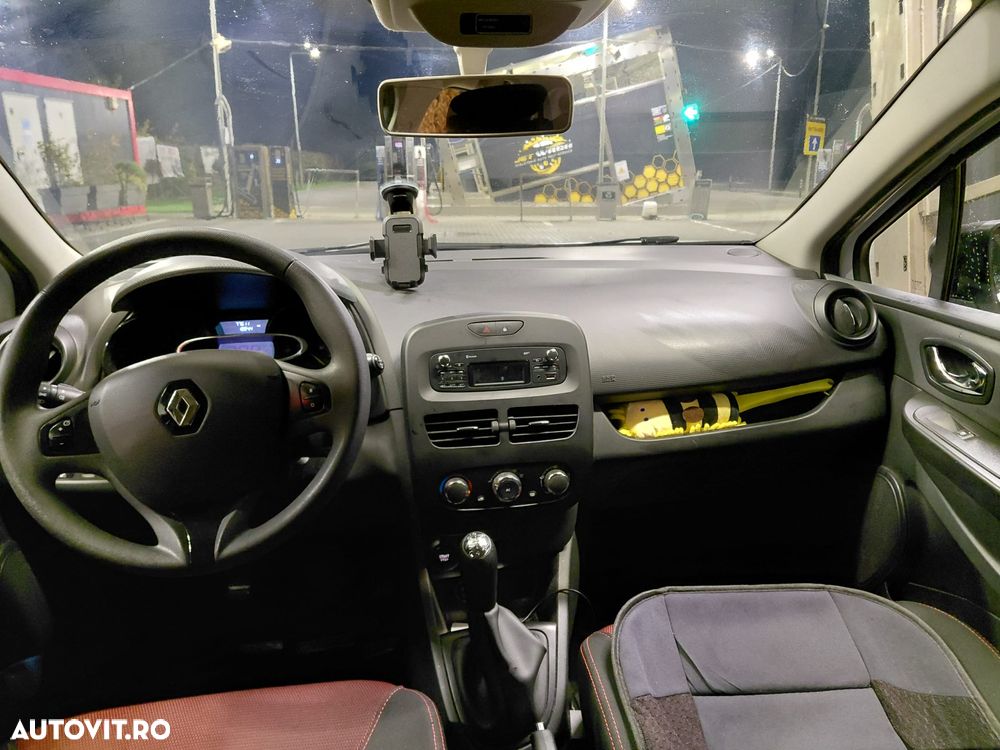 Renault Clio - 11