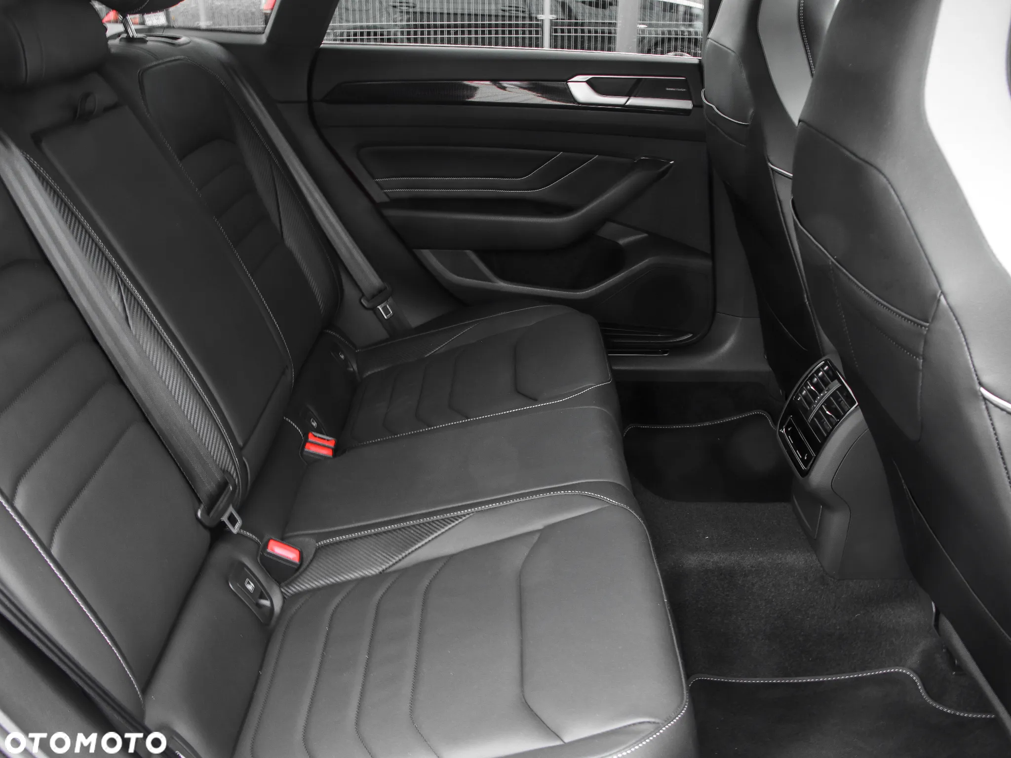 Volkswagen Arteon 2.0 TDI 4Motion R-Line DSG - 12