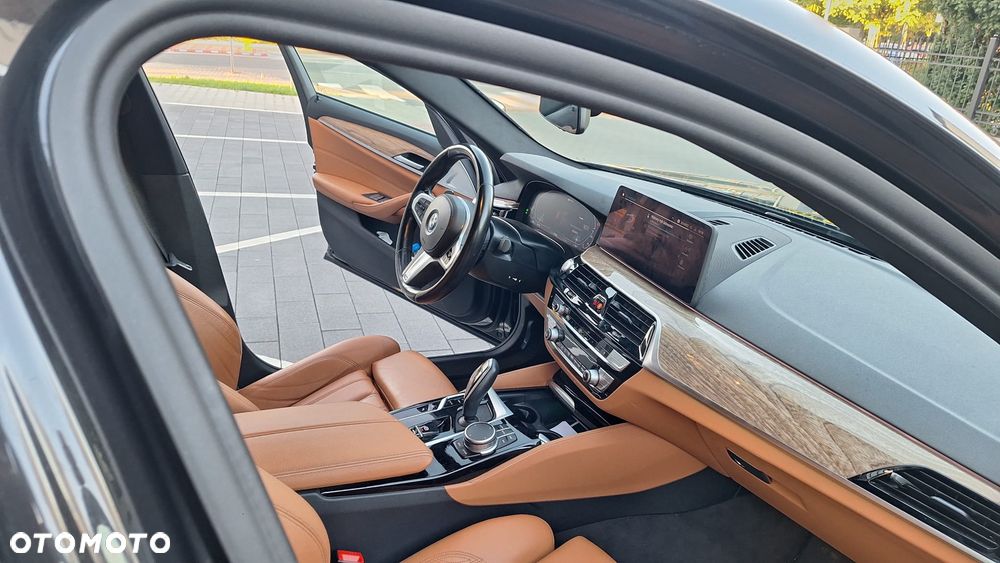 BMW Seria 5 520e M Sport sport - 22
