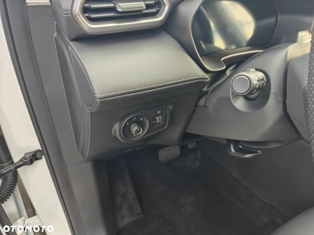 MG ZS Hybrid+ - 21