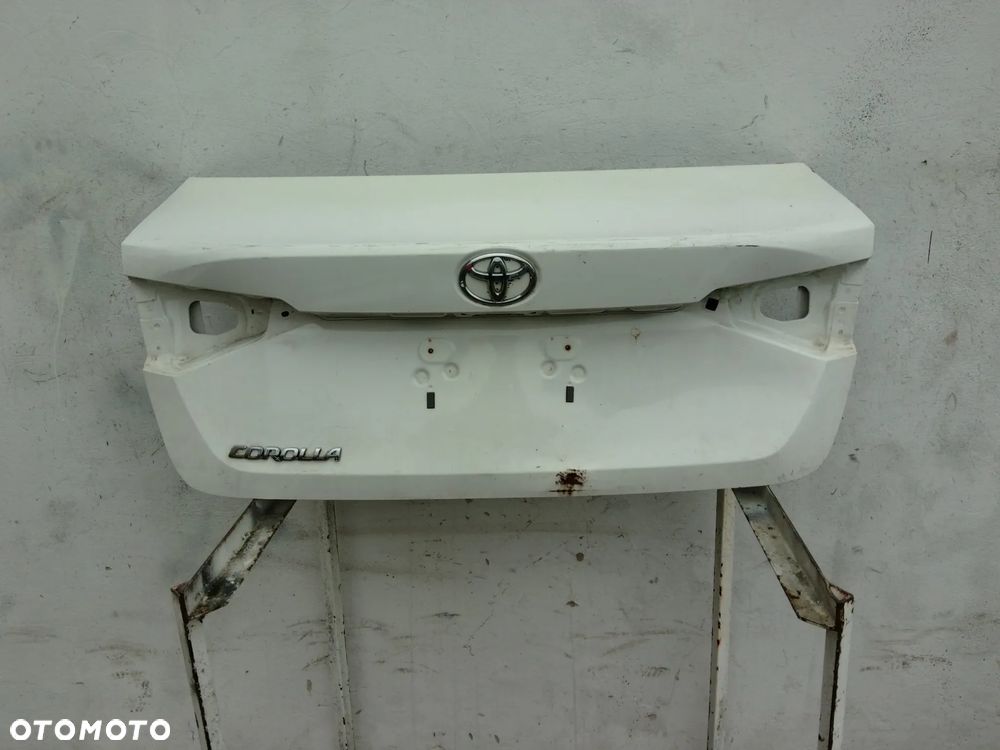 TOYOTA COROLLA E21 SEDAN KLAPA TYŁ TYLNA - 1
