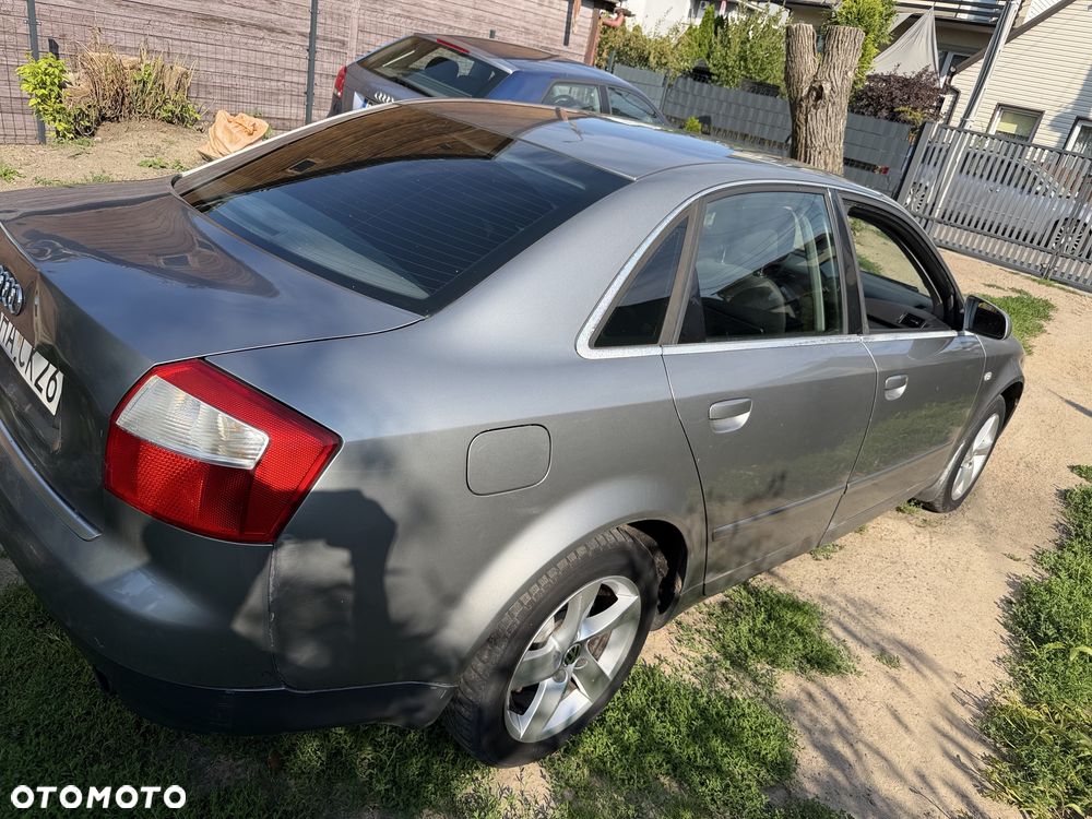 Audi A4 Limousine - 1