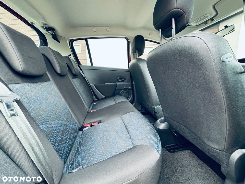 Renault Clio 1.2 16V Authentique - 19