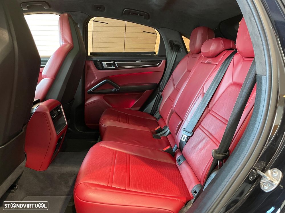 Porsche Cayenne Coupé GTS - 34