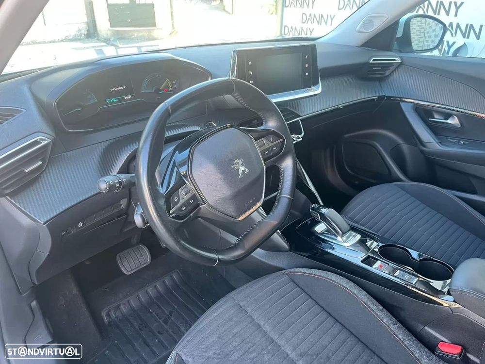Peugeot e-2008 50 kWh Allure - 3