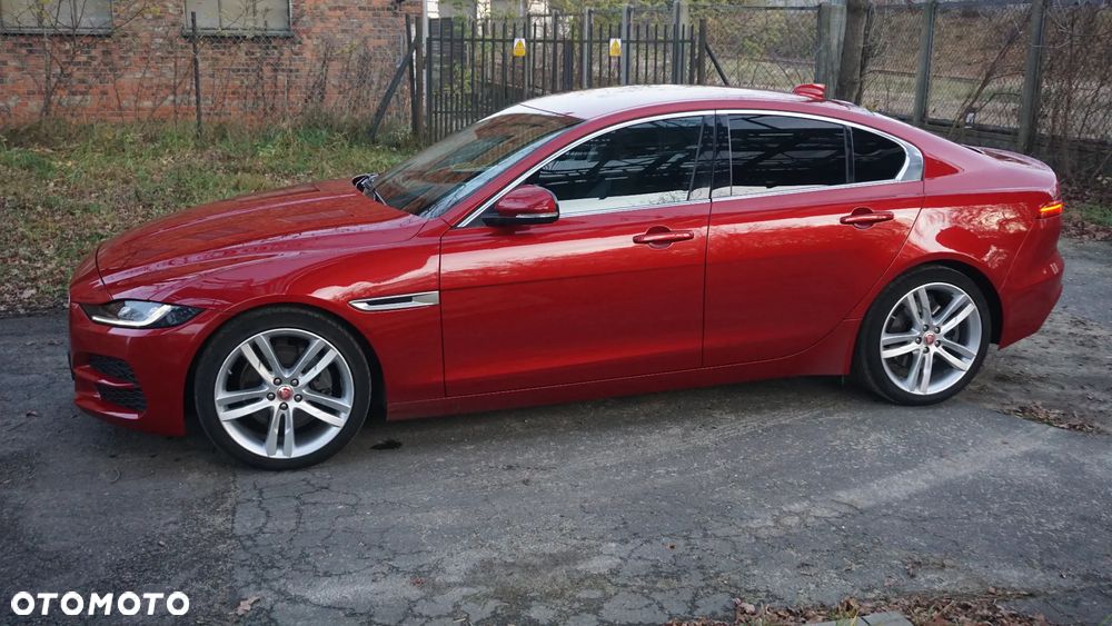 Jaguar XE 2.0 D180 S - 3