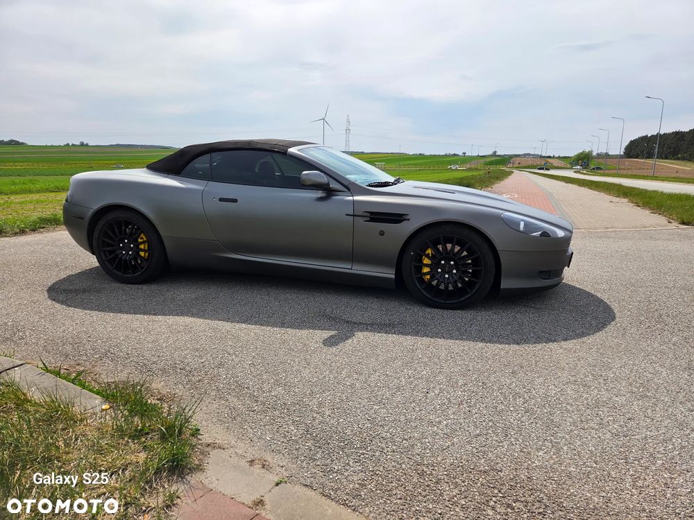 Aston Martin DB9 - 10
