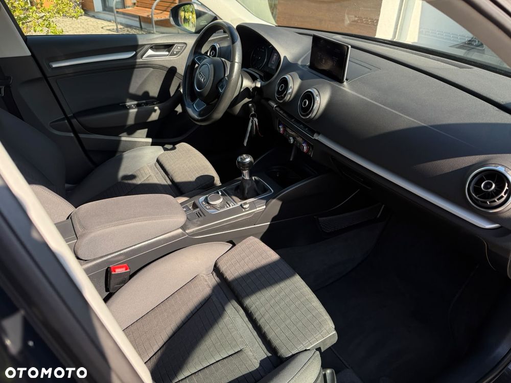 Audi A3 Sportback - 15
