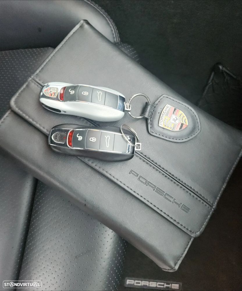 Porsche Panamera 4S PDK - 40