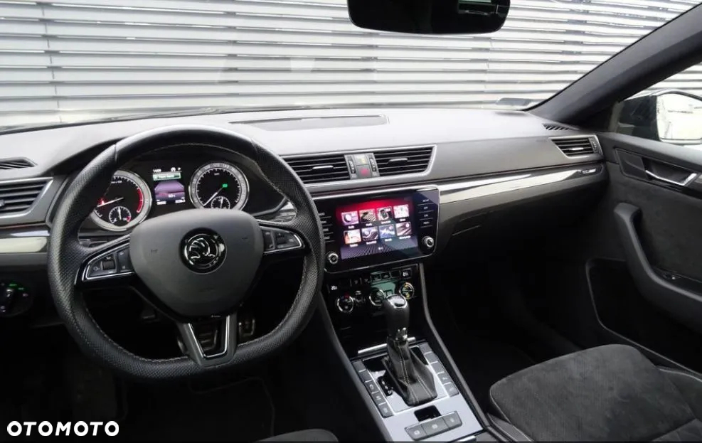 Skoda Superb 2.0 TSI Sportline DSG - 12