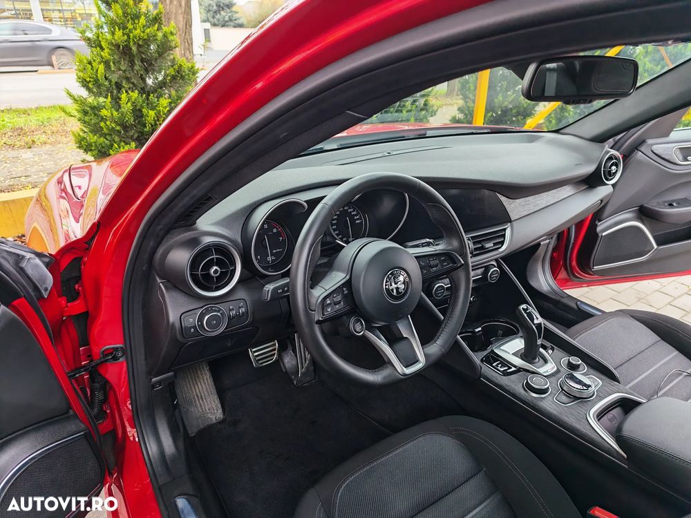 Alfa Romeo Giulia 2.0 Turbo RWD AT8 - 14
