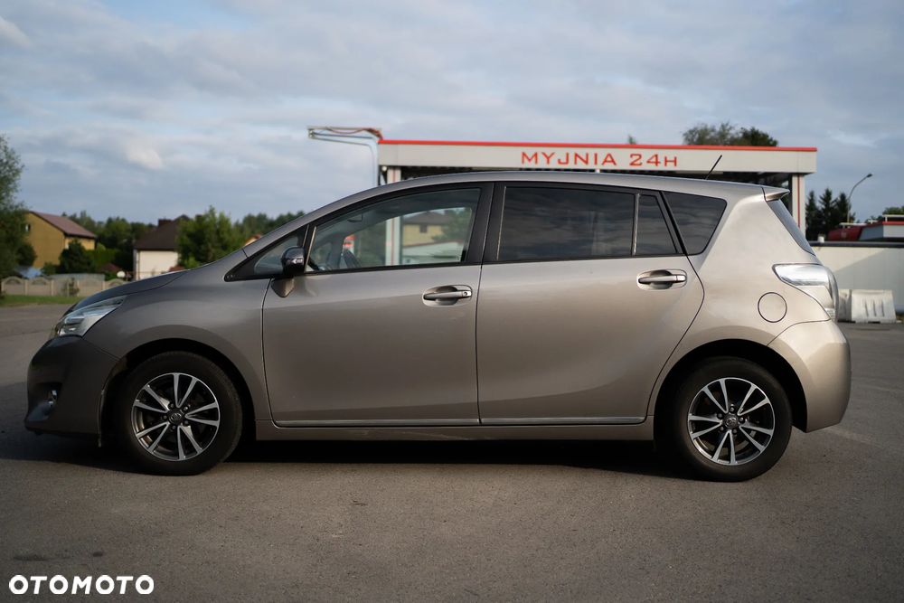 Toyota Verso 1.6 D-4D 5-Sitzer Start/Stop Skyview Edition - 9