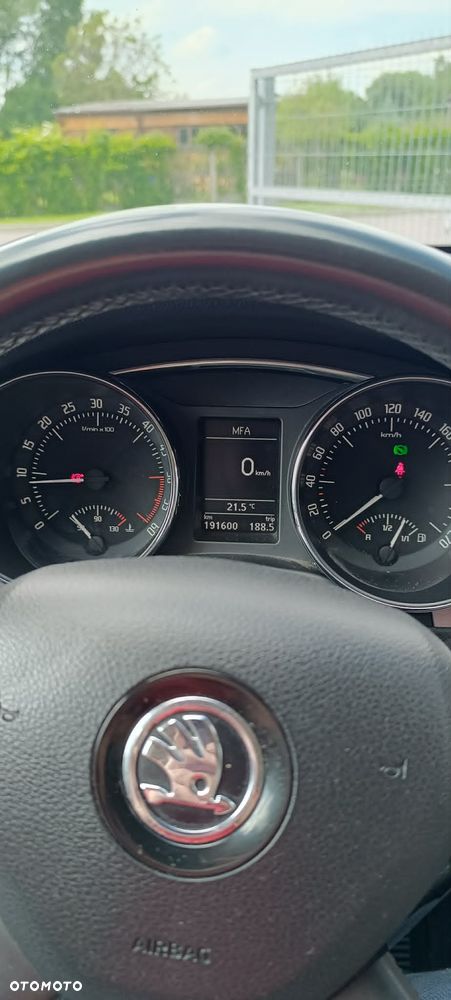 Skoda Superb 2.0 TDI Platinum DSG - 2