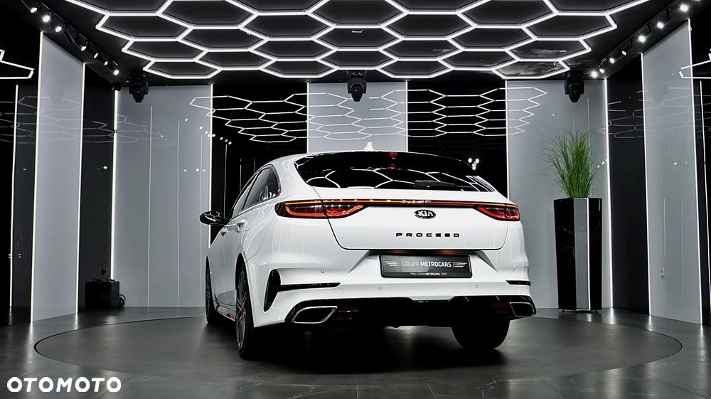 Kia ProCeed 1.6 T-GDI GT DCT - 8