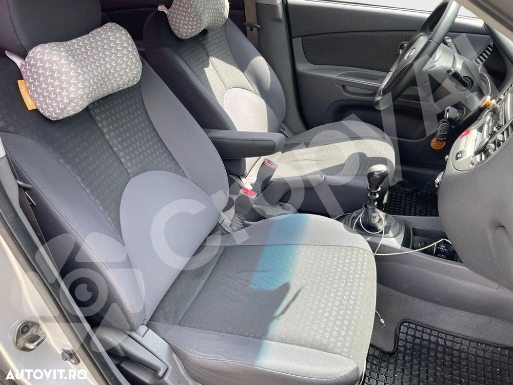 Kia Rio 1.5 DSL EX Comfort+ - 7