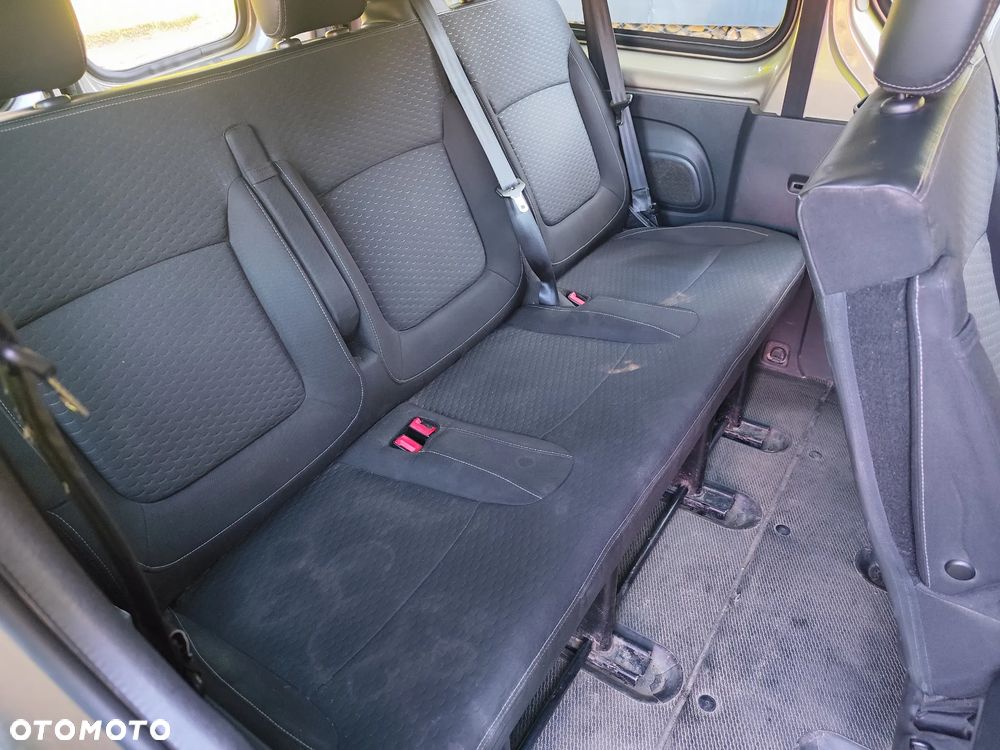 Opel Vivaro - 10