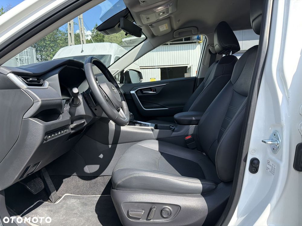 Toyota RAV4 - 9