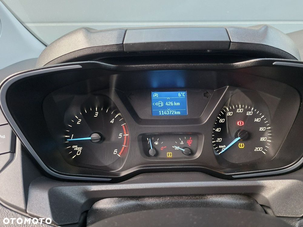 Ford Tourneo Custom - 26