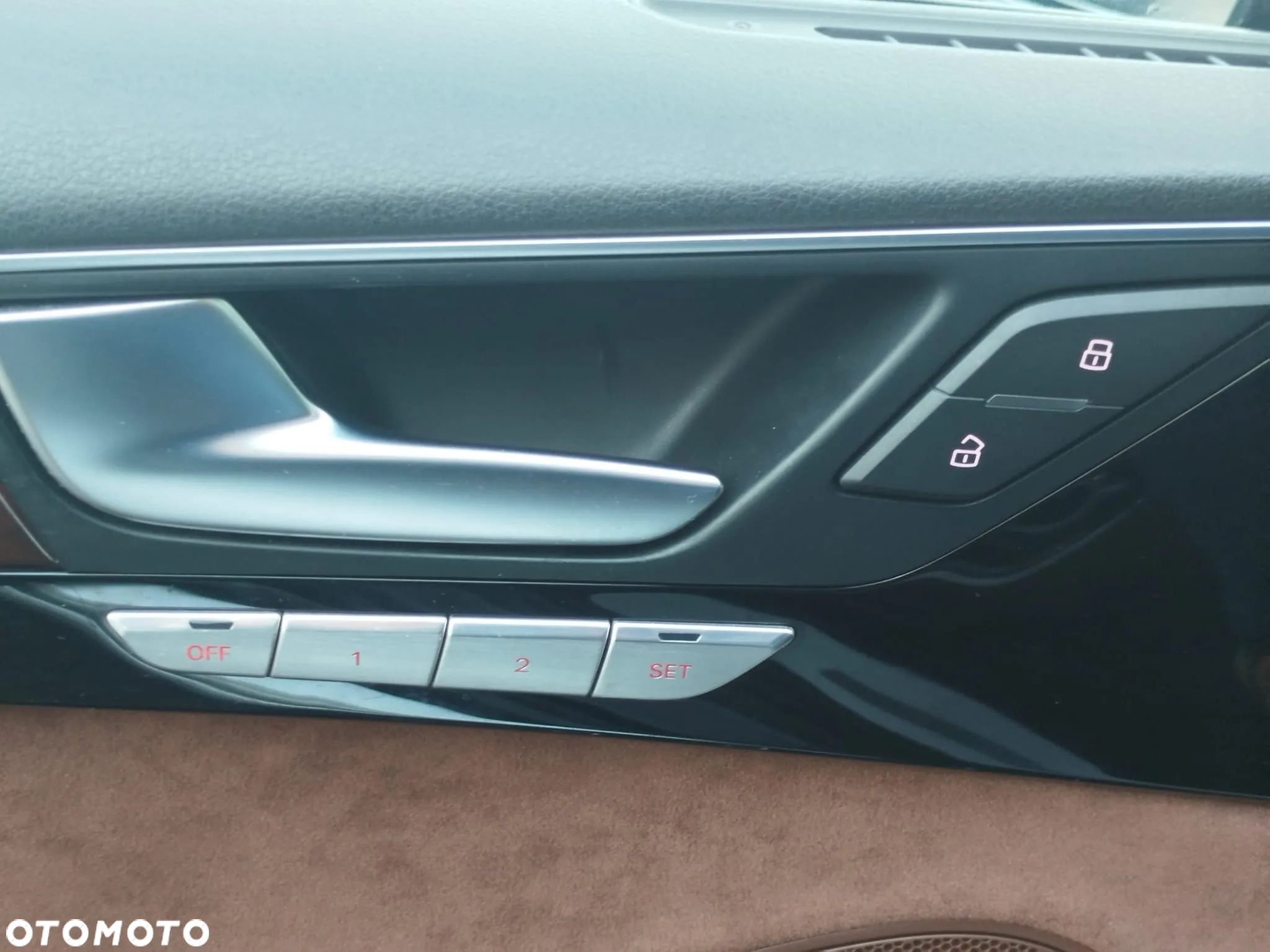 Audi A8 L 55 TFSI quattro tiptronic - 24