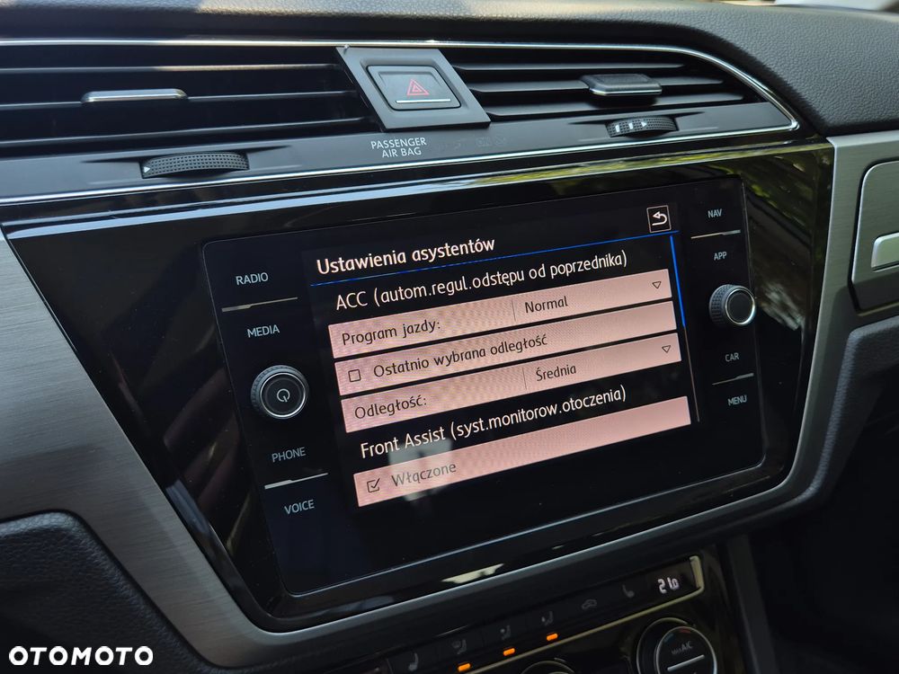 Volkswagen Touran 2.0 TDI SCR Comfortline - 38
