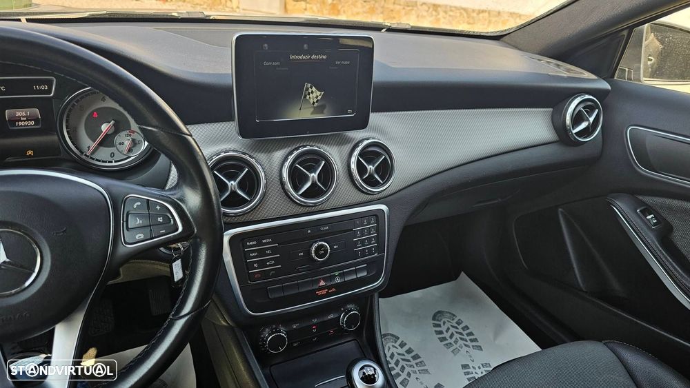 Mercedes-Benz GLA 180 CDI Urban - 11