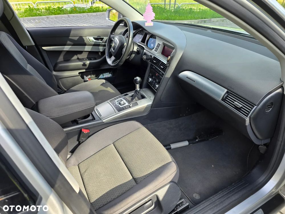 Audi A6 Avant 2.4 quattro - 10