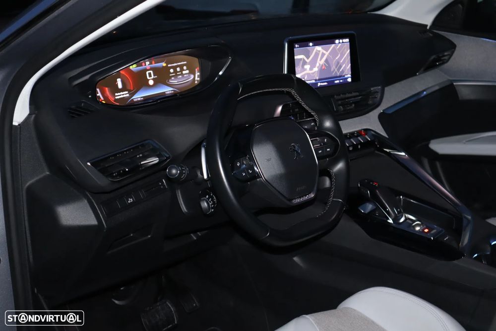 Peugeot 3008 1.2 PureTech Allure EAT8 - 11