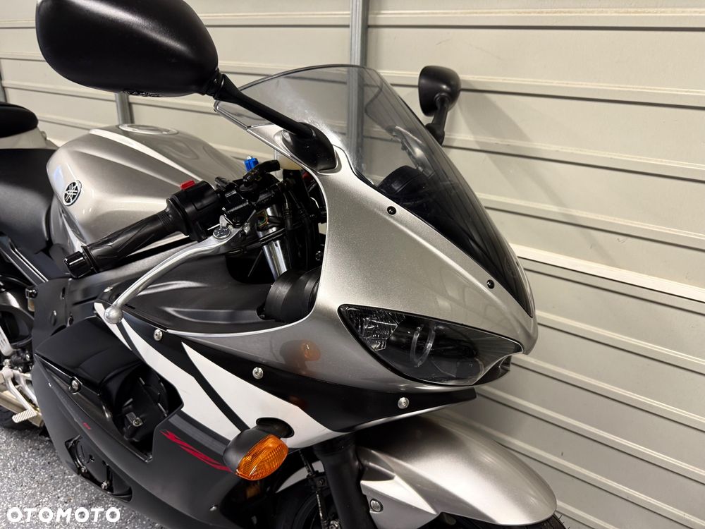 Yamaha R6 - 7