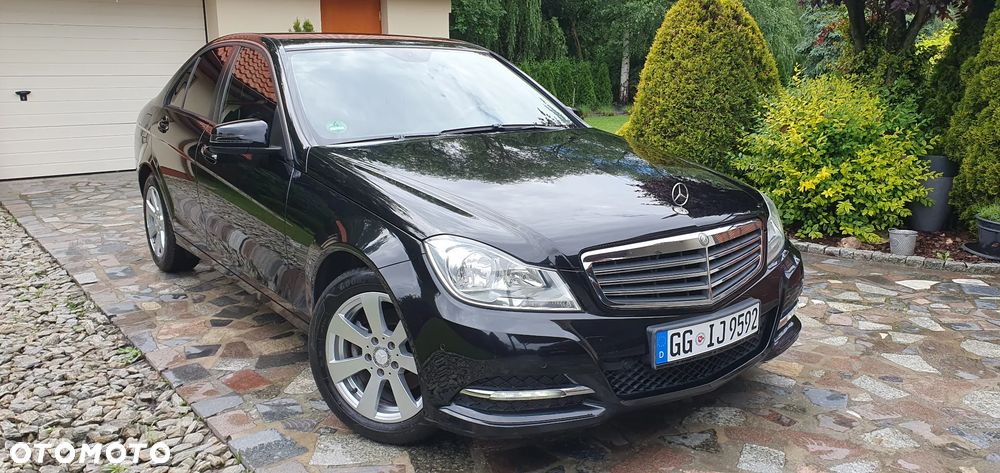 Mercedes-Benz Klasa C 180 BlueEFFICIENCY Elegance - 2