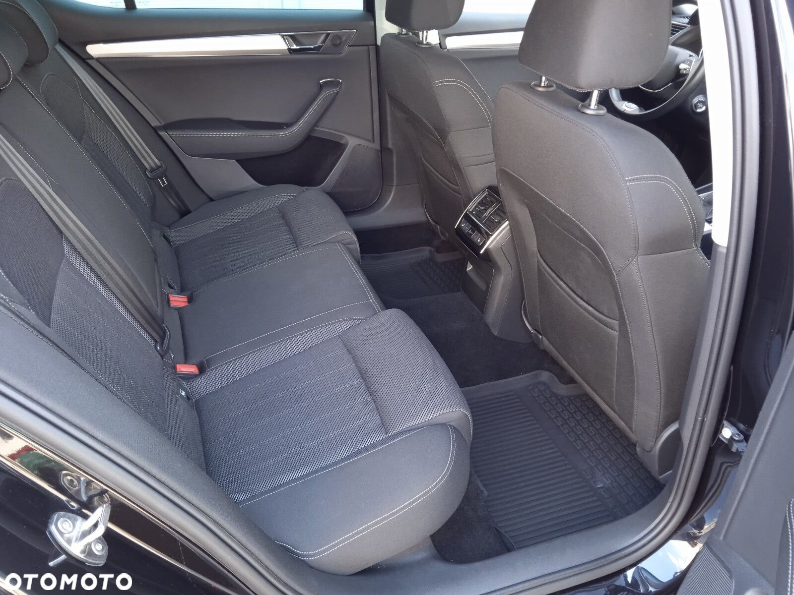 Skoda Superb 2.0 TDI SCR Style DSG - 13