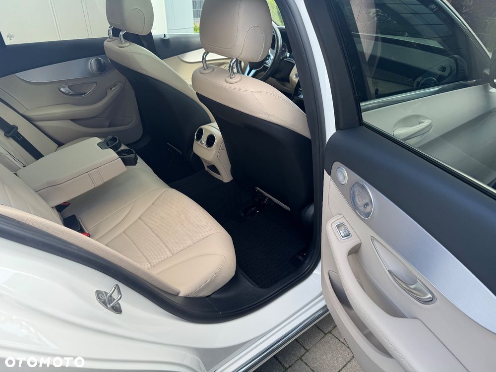 Mercedes-Benz Klasa C 220 d 4Matic 9G-TRONIC Avantgarde - 25