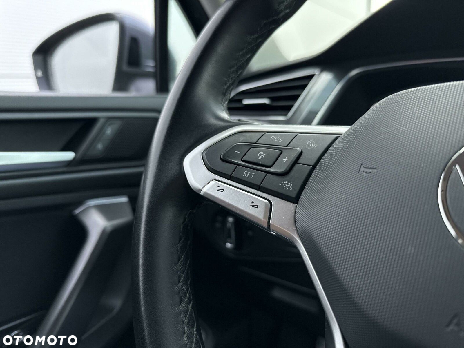 Volkswagen Tiguan - 14