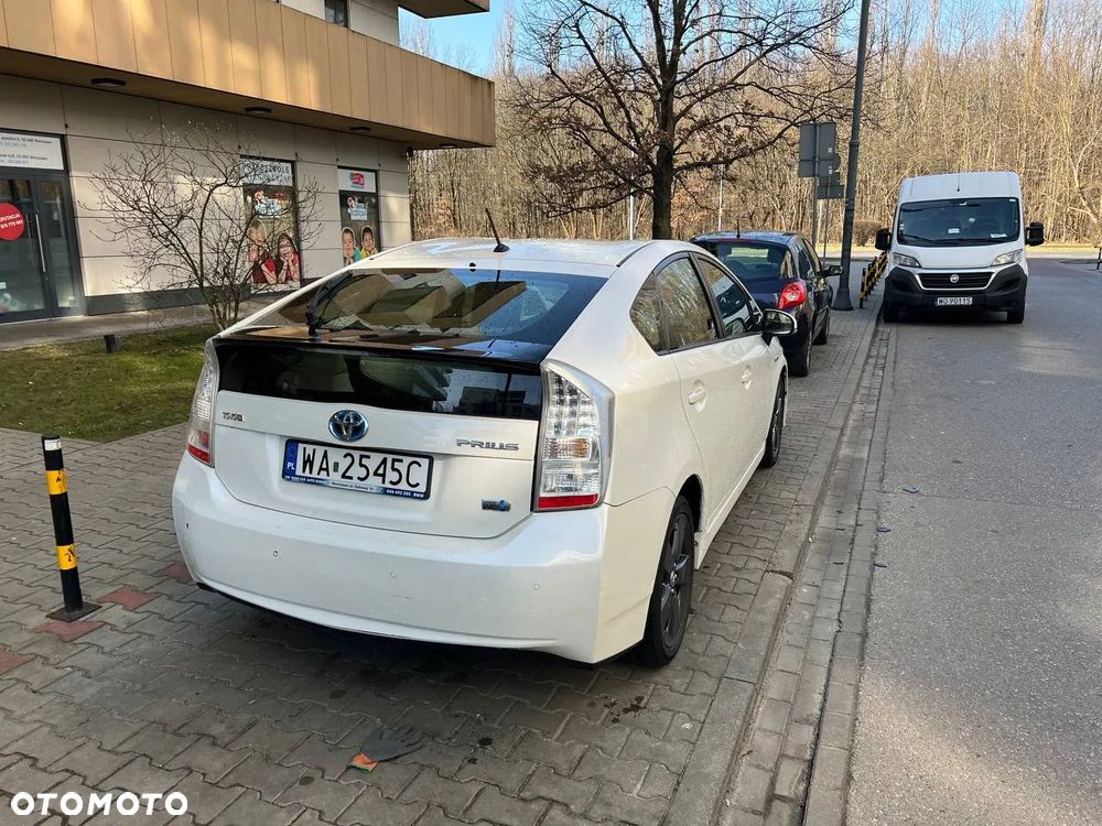 Toyota Prius - 4