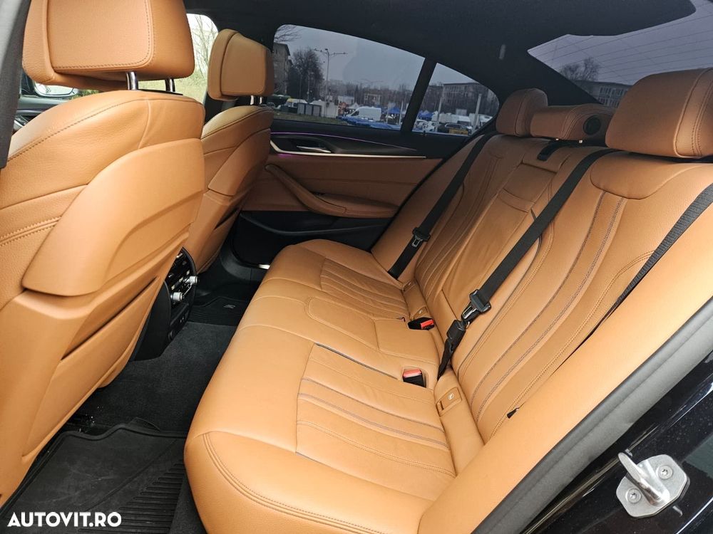 BMW Seria 5 530i xDrive AT MHEV - 13